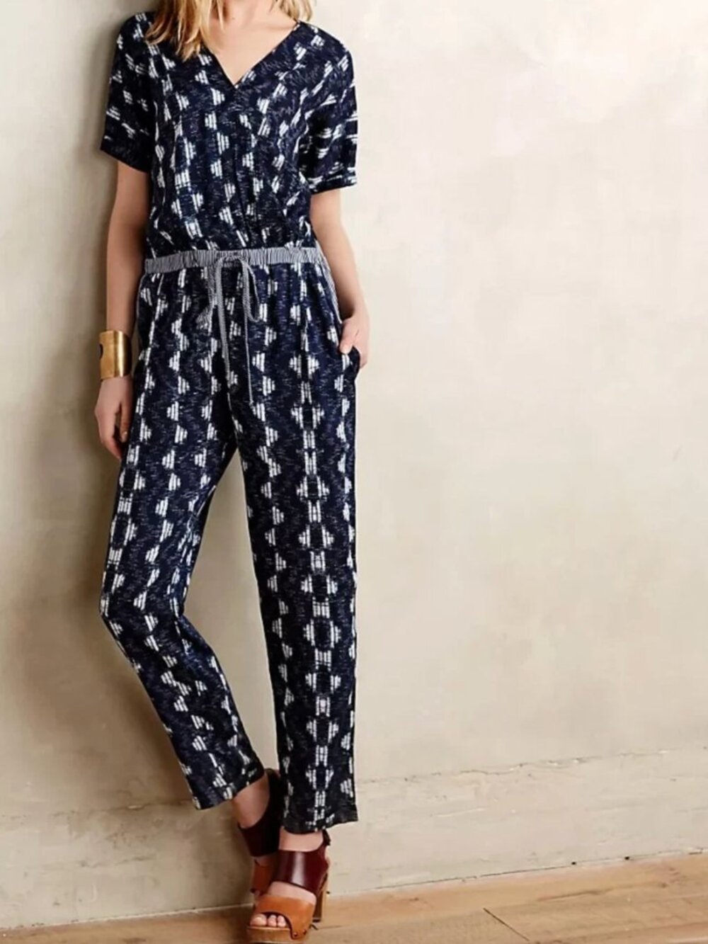 Velvet By Graham & Spencer Anthropologie Narvan Jumpsuit V-neck Size Medium